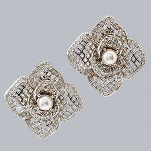 WHBM Faux Pearl Crystal 🌸 3D Rose 🌸 Stud Earrings